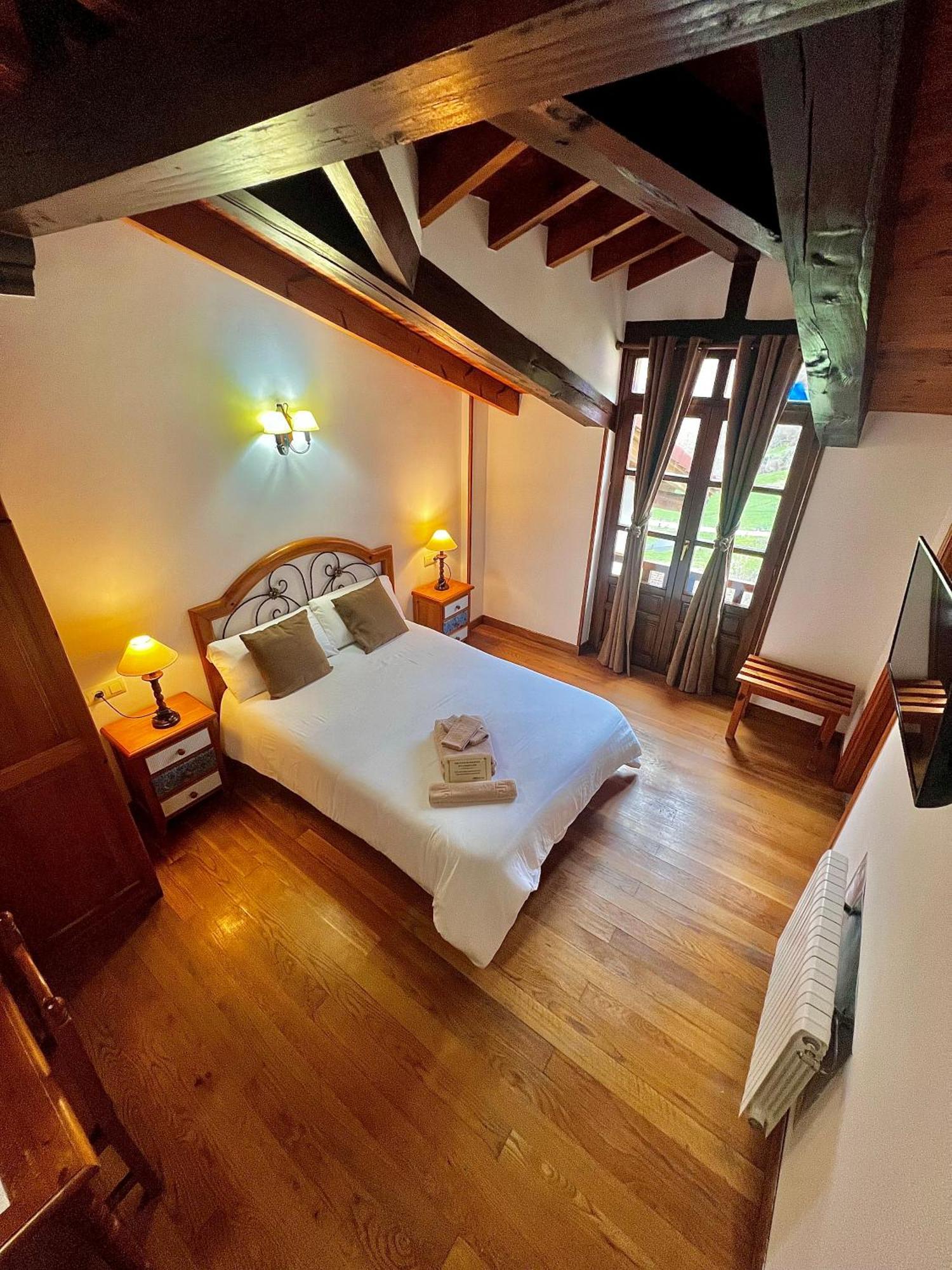 Hotel Rural El Sestil Dobres Екстер'єр фото