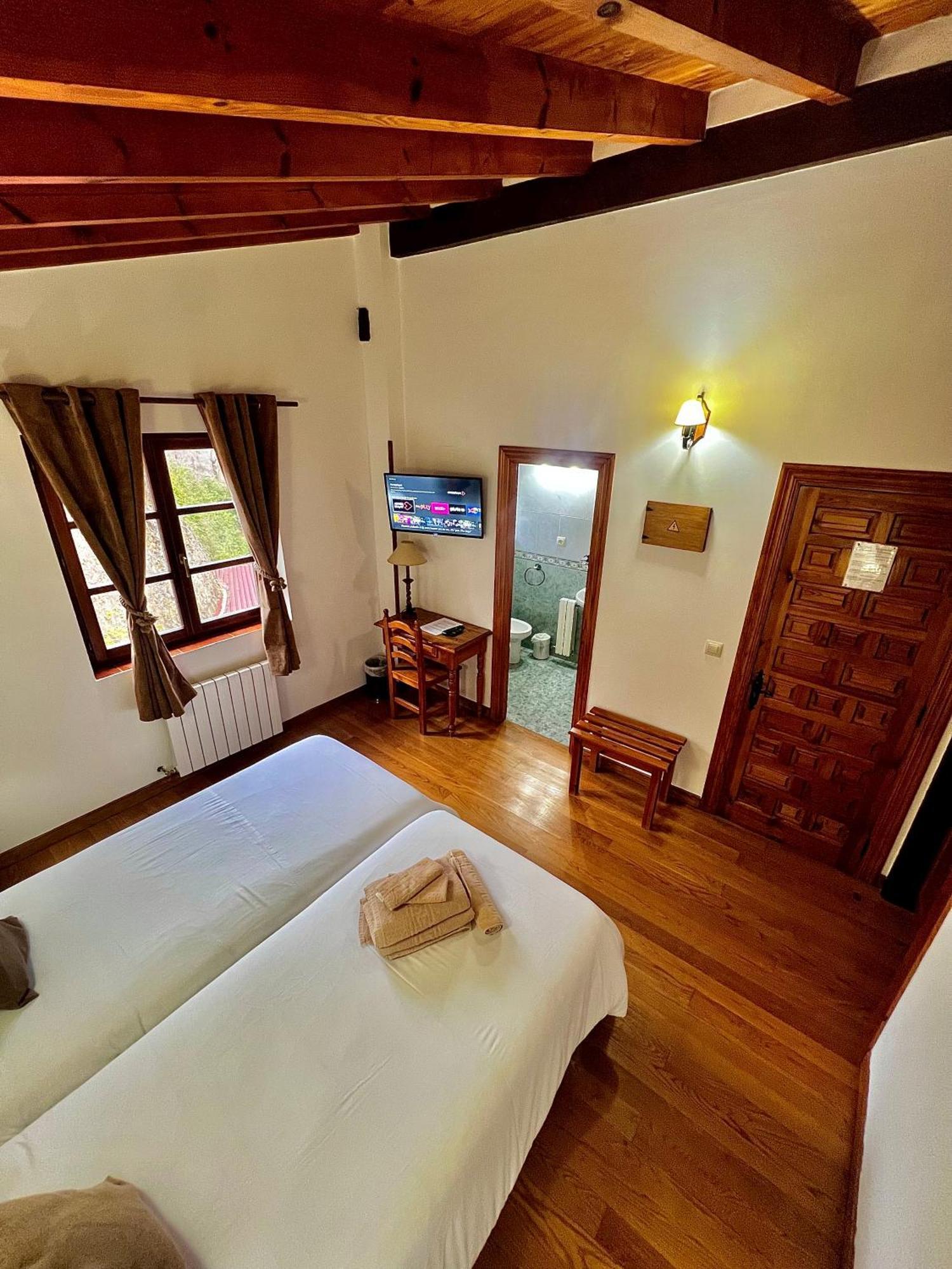 Hotel Rural El Sestil Dobres Екстер'єр фото